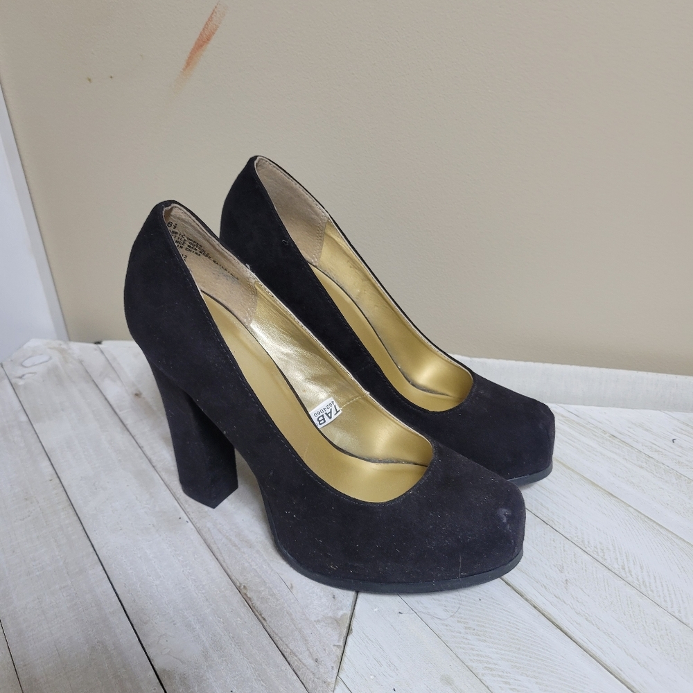Vintage Mossimo Suede Platform Pump Heels